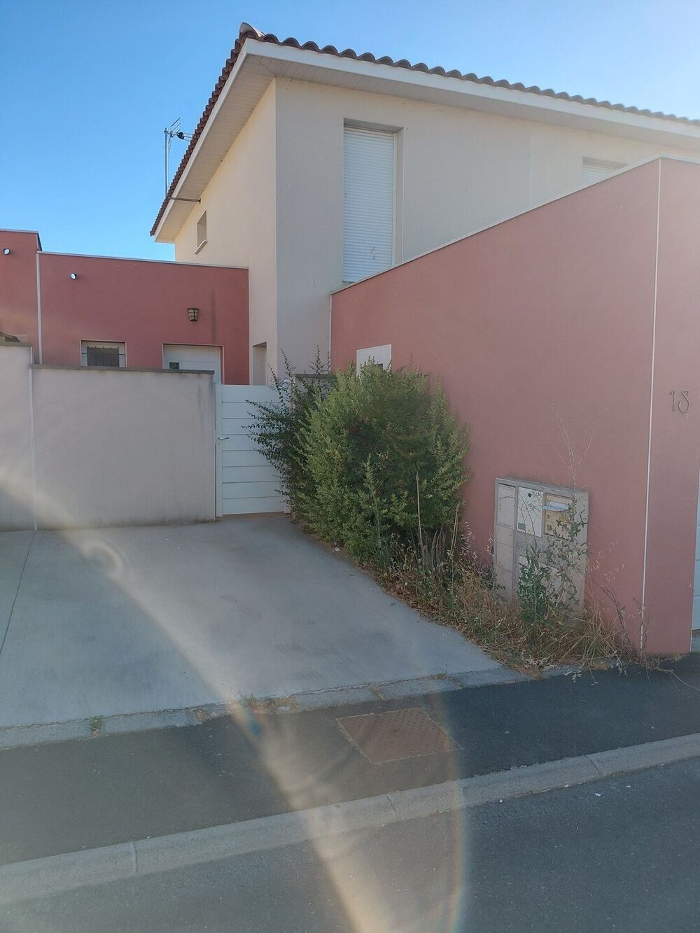 CONFORTABLE VILLA Récente de 2015 construite sur vide sanitaire