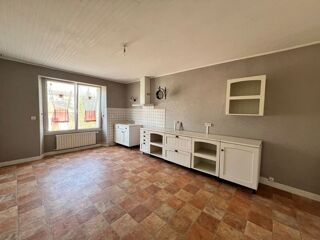 Vente Maison Maison mitoyenne avec terrasse, garages et potentiel d'aménagement Darney
