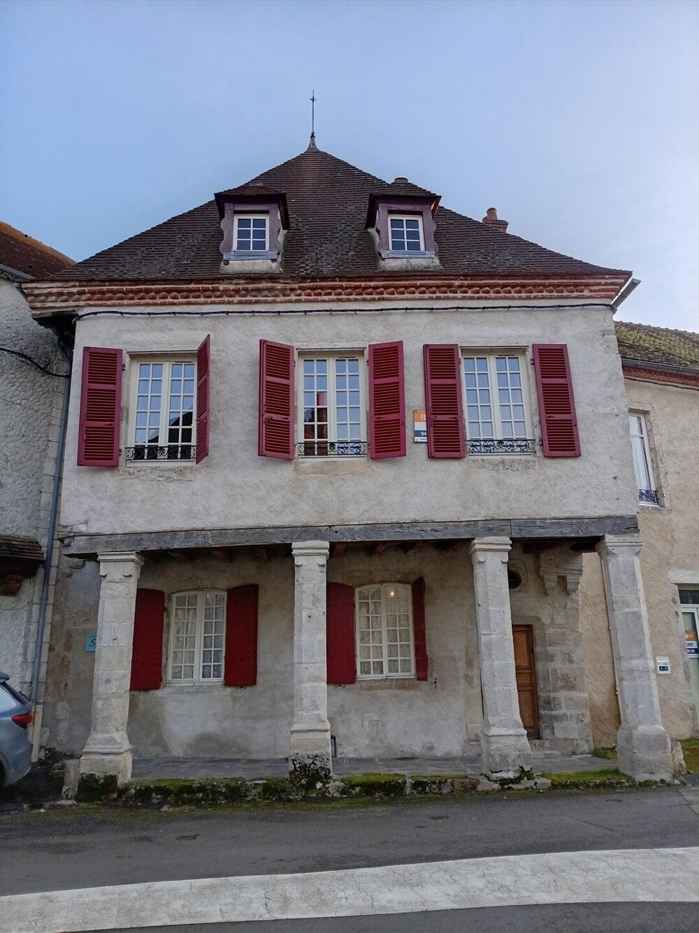 Maison 14 pièces 327 m² à Saint-Gérand-le-Puy