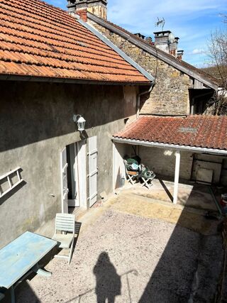 Vente Maison Maison mitoyenne avec terrasse, garages et potentiel d'aménagement Darney