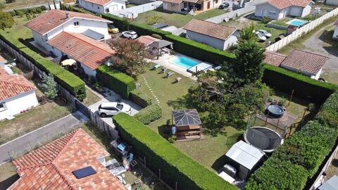   MAGESCQ - BEL ENSEMBLE IMMOBILIER 1 MAISON + 2 APPARTEMENTS + TERRAIN Maison - 10 pièce(s) - 220 m²