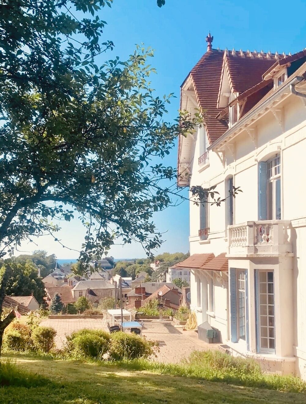 Maison 10 pièces 254 m² · à Neris les Bains · 254 m² · 359 000 €