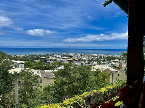   Villa 6 pi�ces 210 m� avec piscine - Vue mer & montagne - Bellepierre Villa - 6 pi�ce(s) - 210 m�