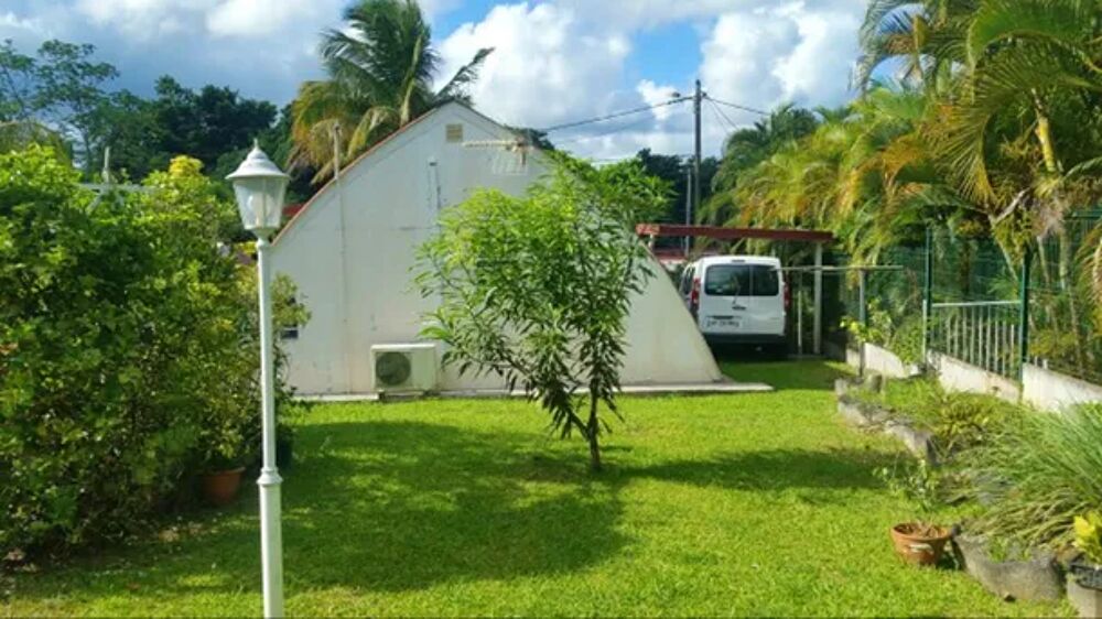   Superbe bungalow pour 2 pers. avec jardin et terrasse  Fort-de-france Tlvision - Terrasse - place de parking en extrieur - L DOM-TOM, Martinique (97200)
