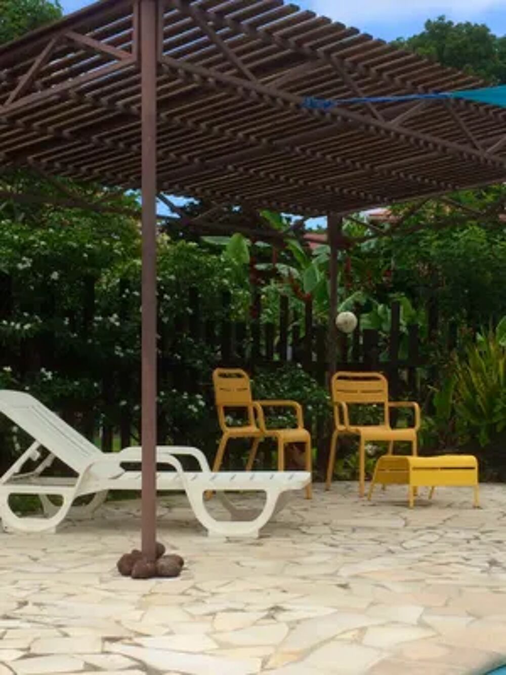   Bungalow  6 km de la plage pour 3 pers. avec piscine partage Piscine collective - Tlvision - Terrasse - place de parking en DOM-TOM, Trois-Rivires (97114)
