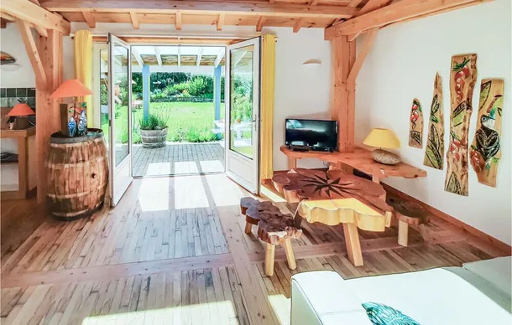   Nice home in Plouguerneau with 2 Bedrooms and WiFi Plage < 950 m - Alimentation < 350 m - Tlvision - Terrasse - place de parki Bretagne, Plouguerneau (29880)