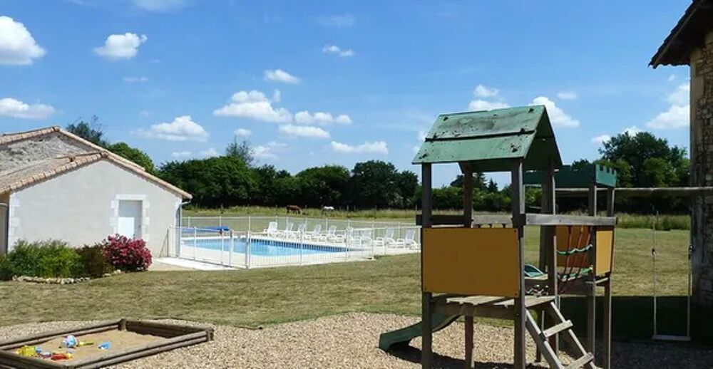   Maison pour 6 pers. avec piscine partage  Saint-Vincent-la-Chtre Piscine collective - Tlvision - Terrasse - place de parkin Poitou-Charentes, Saint-Vincent-la-Chtre (79500)