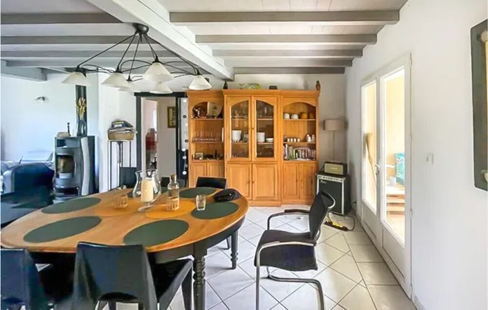   Stunning home in Beraut with Outdoor swimming pool, WiFi and 4 Bedrooms Piscine prive - Tlvision - Terrasse - place de parkin Midi-Pyrnes, Braut (32100)