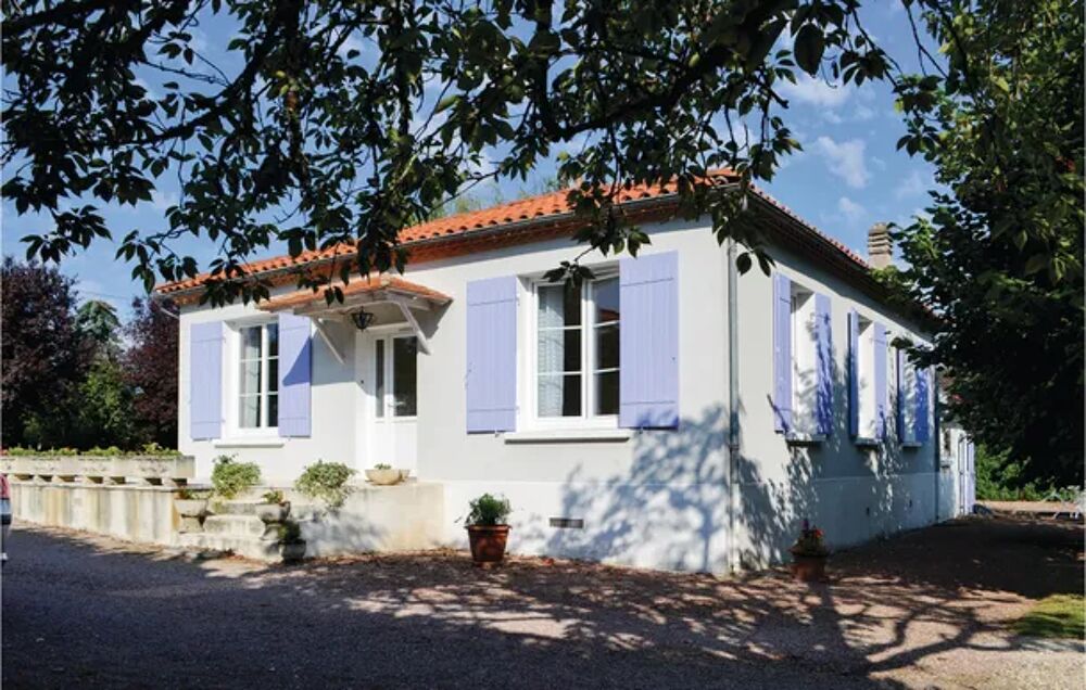   Amazing home in Bassillac with 3 Bedrooms Tlvision - Terrasse - place de parking en extrieur - Lave vaisselle - Lave linge Aquitaine, Bassillac (24330)