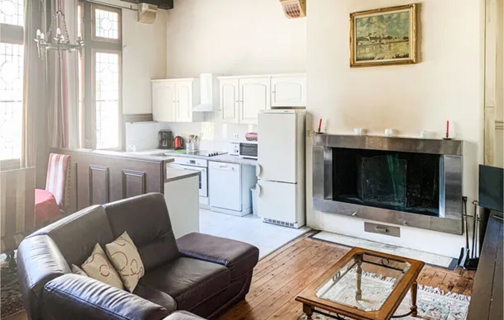   Nice home in Chinon with 3 Bedrooms and WiFi Alimentation < 1 km - Tlvision - Terrasse - place de parking en extrieur - Lave Centre, Chinon (37500)