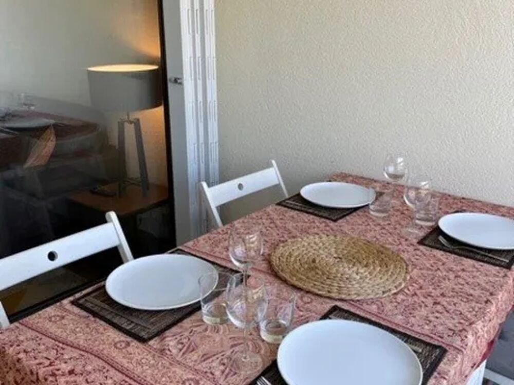   appartement 4 personnes Tlvision - Terrasse - Lave linge - Table et chaises de jardin Languedoc-Roussillon, Port Camargue (30240)