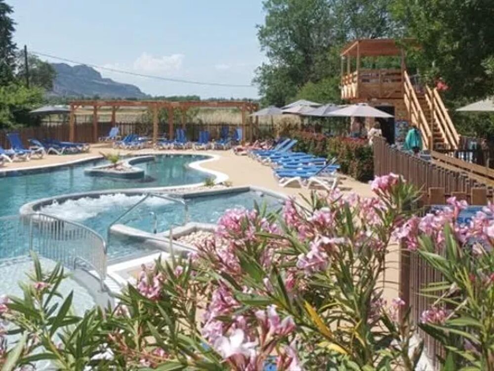   Flower Camping Moulin des Iscles - Lodge Kenya Premium Piscine collective - Terrasse - place de parking en extrieur - Lave vais Provence-Alpes-Cte d'Azur, Roquebrune-sur-Argens (83520)