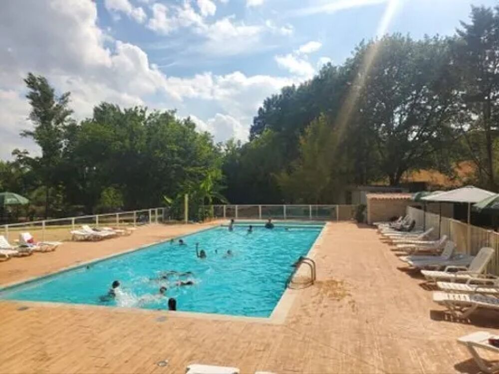   Camping Le Valenty - Prt a camper (sans sanitaire) Piscine collective - Terrasse Midi-Pyrnes, Soturac (46700)