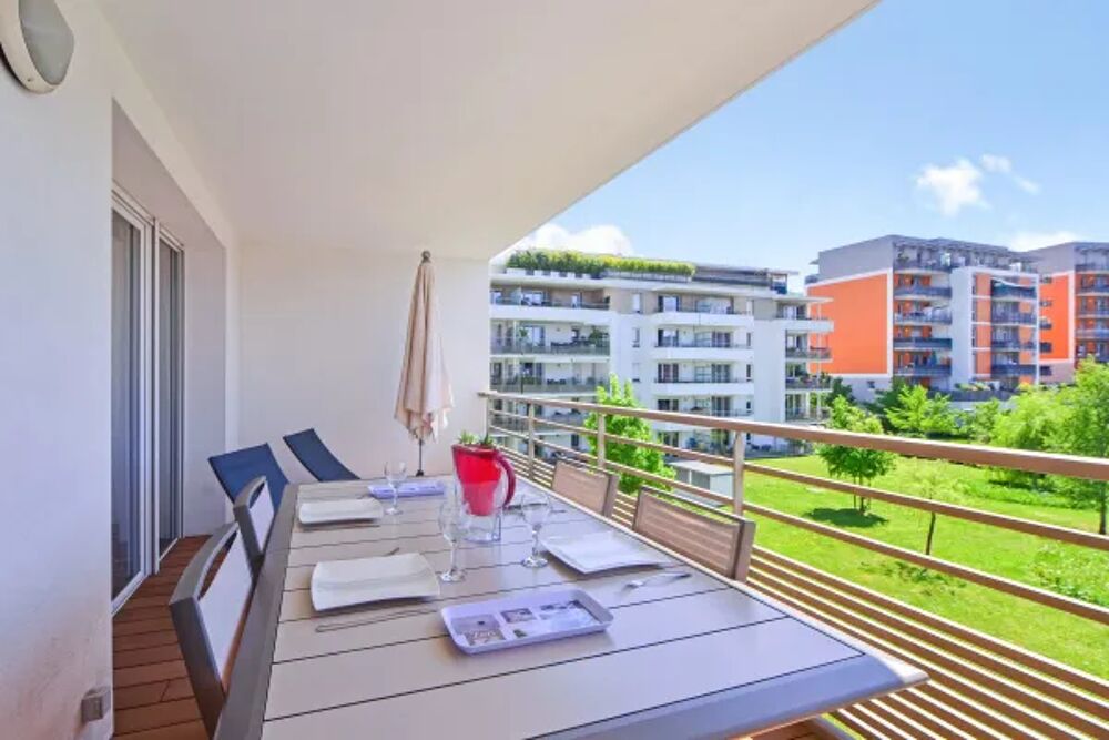   Magnifique appartement 3 toiles avec un grand balcon - Seynod - Welkeys Tlvision - Balcon - place de parking en extrieur - L Rhne-Alpes, Annecy (74000)