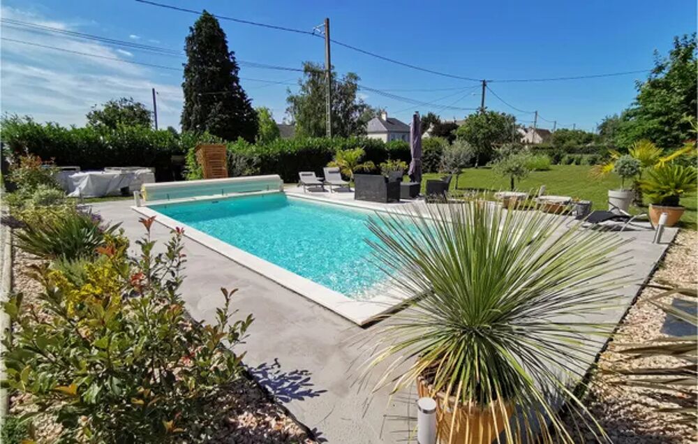   Stunning home in Saint Ouen les Vignes with Outdoor swimming pool, Heated swimming pool and 2 Bedrooms Piscine prive - Tlvisi Centre, Saint-Ouen-les-Vignes (37530)