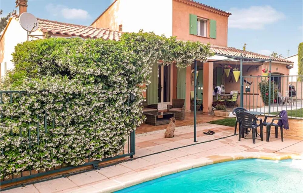   Stunning home in Alleins with Outdoor swimming pool, WiFi and 3 Bedrooms Piscine prive - Alimentation < 800 m - Terrasse - plac Provence-Alpes-Cte d'Azur, Alleins (13980)