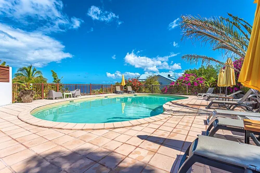    70 m de la plage ! Joli bungalow pour 4 pers. avec piscine partage Piscine collective - Plage < 100 m - Tlvision - Terrasse DOM-TOM, Bouillante (97125)