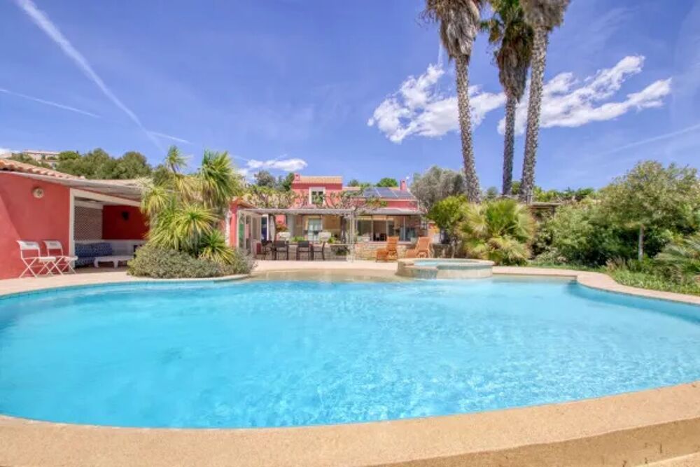   Magnifique maison avec piscine et jardin Piscine prive - Tlvision - Terrasse - Balcon - Lave vaisselle Provence-Alpes-Cte d'Azur, Ollioules (83190)