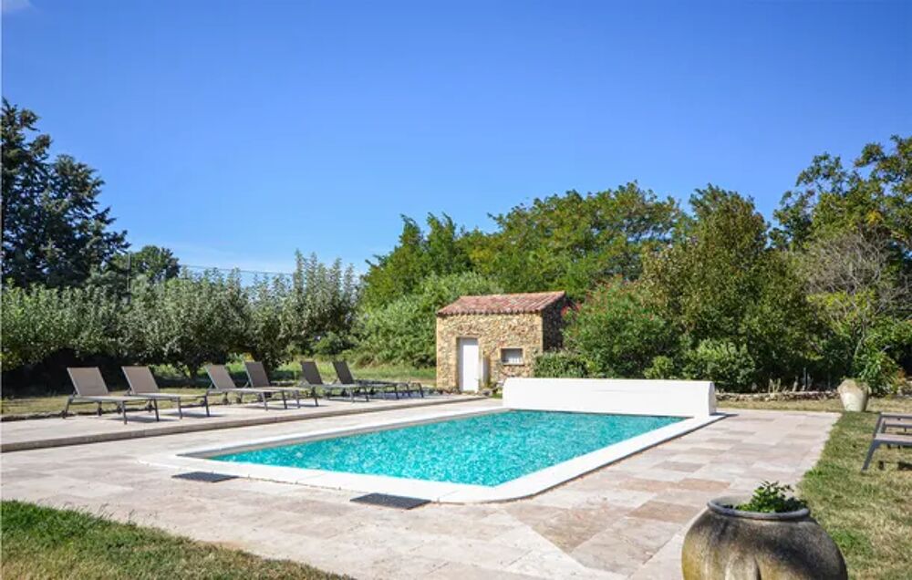   Stunning home in St Quentin La Poterie with 5 Bedrooms, WiFi and Private swimming pool Piscine prive - Alimentation < 1 km - T Languedoc-Roussillon, Saint-Quentin-la-Poterie (30700)