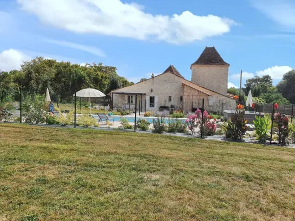   Maison pour 7 pers. avec piscine, jacuzzi et jardin  Monestier Piscine prive - Bain  remous - Tlvision - Terrasse - place d Aquitaine, Monestier (24240)