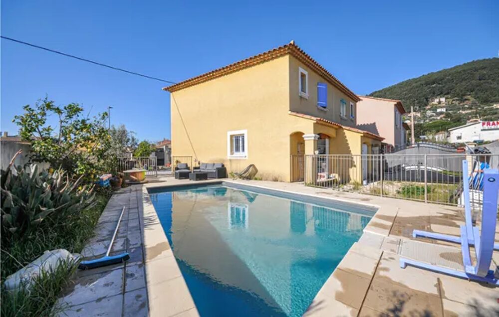   Beautiful home in La Farlede with 2 Bedrooms, WiFi and Outdoor swimming pool Piscine prive - Alimentation < 130 m - Tlvision Provence-Alpes-Cte d'Azur, La Farlde (83210)