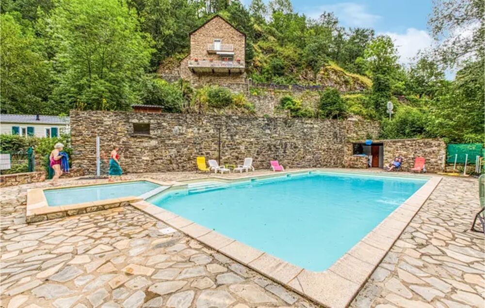   Beautiful caravan in Conques-en-Rouergues with Outdoor swimming pool, WiFi and 2 Bedrooms Piscine collective - Alimentation < 50 Midi-Pyrnes, Conques (12320)