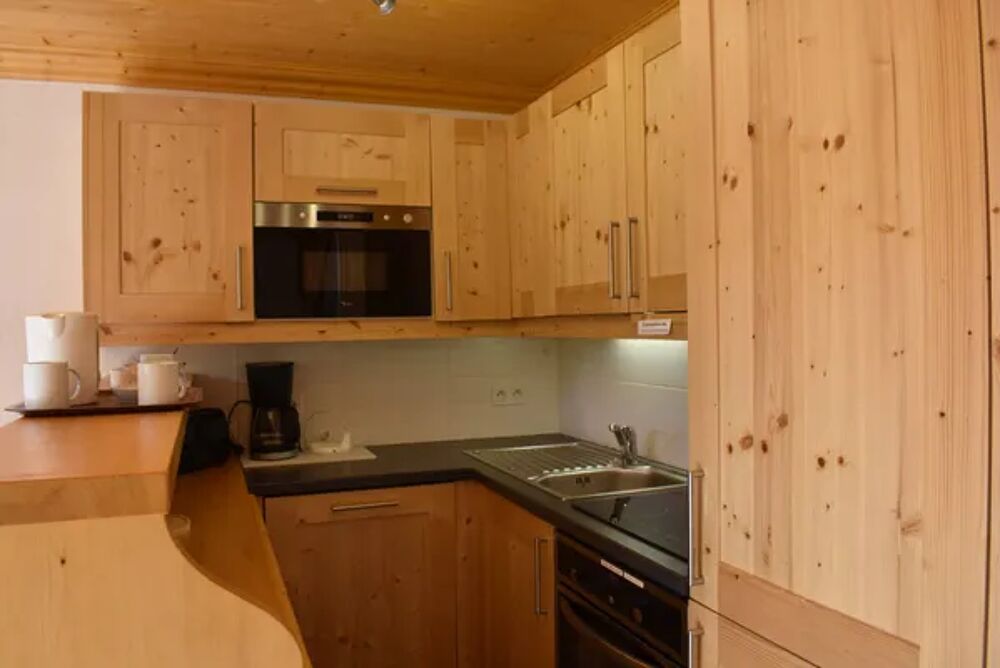   AUBEPINE Appartement 4 pices 8 personnes MERIBEL Local skis - place de parking en interieur - place de parking en extrieur - L Rhne-Alpes, Meribel Les Allues (73550)