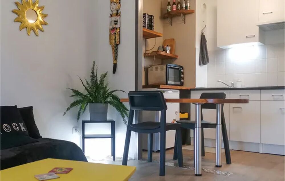   Amazing apartment in Toulouse with Outdoor swimming pool, WiFi and 1 Bedrooms Alimentation < 1 km - Tlvision - place de parkin Midi-Pyrnes, Toulouse (31000)