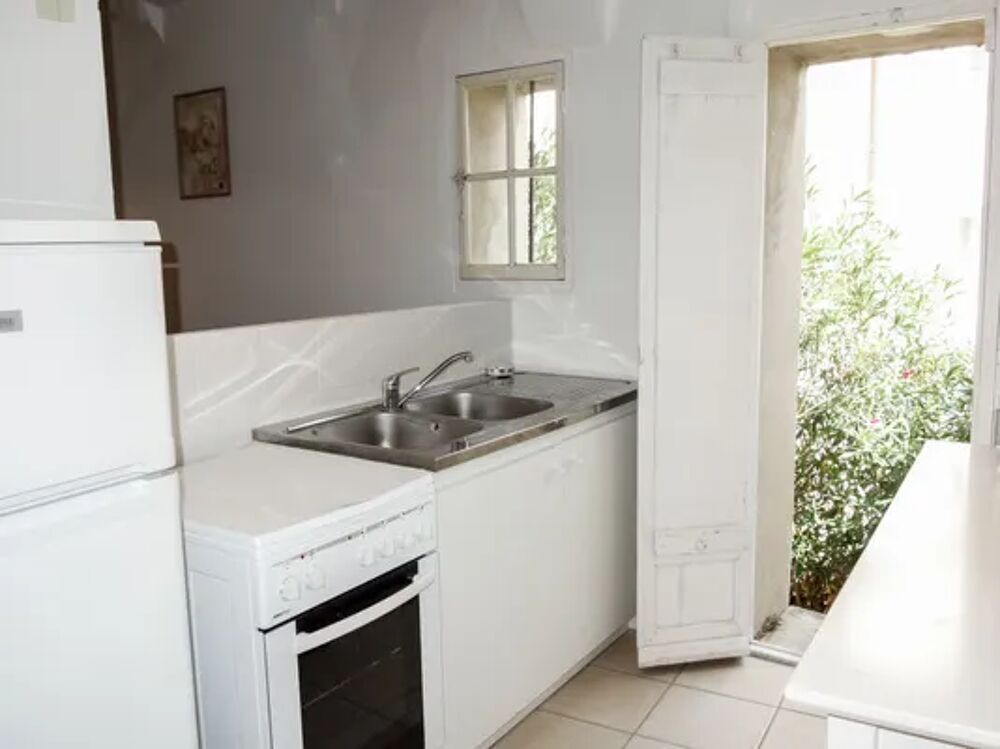   La Cadirienne Tlvision - Terrasse - Lave vaisselle - Lave linge - Accs Internet Provence-Alpes-Cte d'Azur, La Cadire-d'Azur (83740)