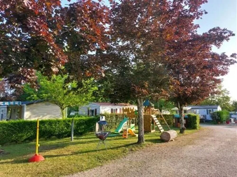   Camping l'Eau Vive - DOMINO (MAX 4 adultes + 1 enfants) Piscine collective - Terrasse - place de parking en extrieur - Salon ja Aquitaine, Les glisottes-et-Chalaures (33230)