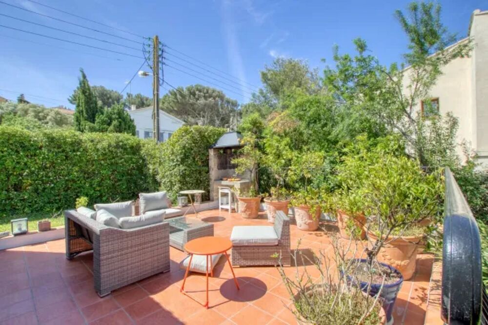   Elegante Maison Avec Terrasse, Jardin Et Piscine Piscine prive - Tlvision - Terrasse - Lave vaisselle - Lave linge Provence-Alpes-Cte d'Azur, Sanary-sur-Mer (83110)
