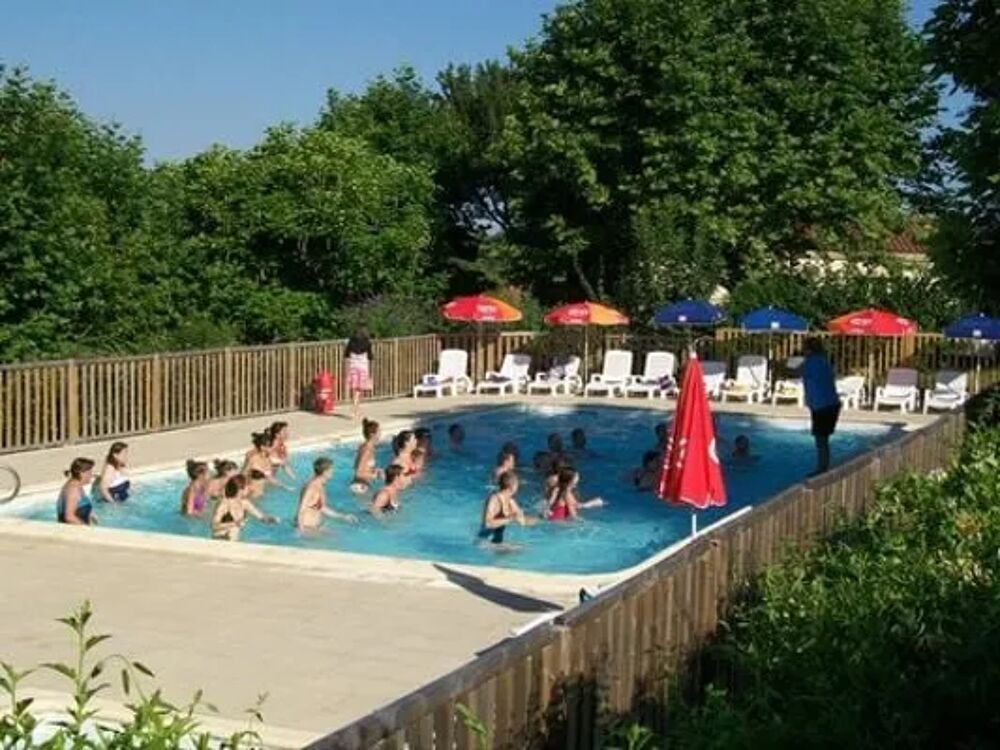   Camping La Bastide - COCO SWEET sans sanitaires Piscine couverte - Piscine collective - Terrasse - place de parking en extrieur Aquitaine, Villefranche-du-Prigord (24550)