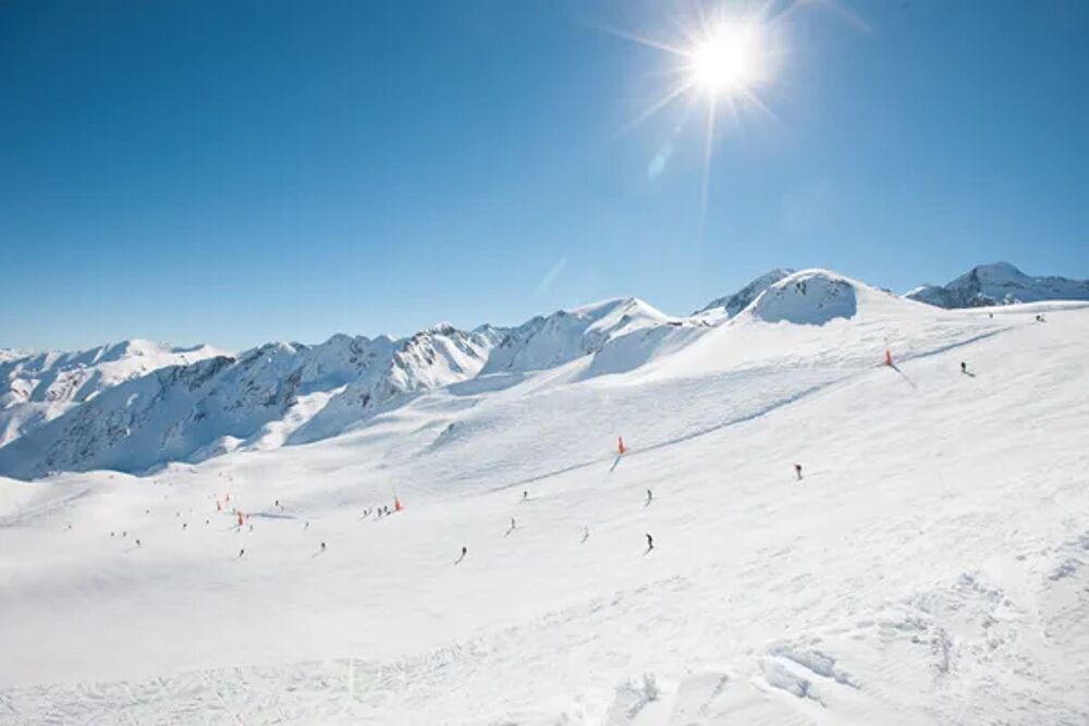   CORNEILLES Pistes de ski < 100 m - Centre ville < 100 m - Tlvision - Balcon - Local skis Midi-Pyrnes, Arreau (65240)