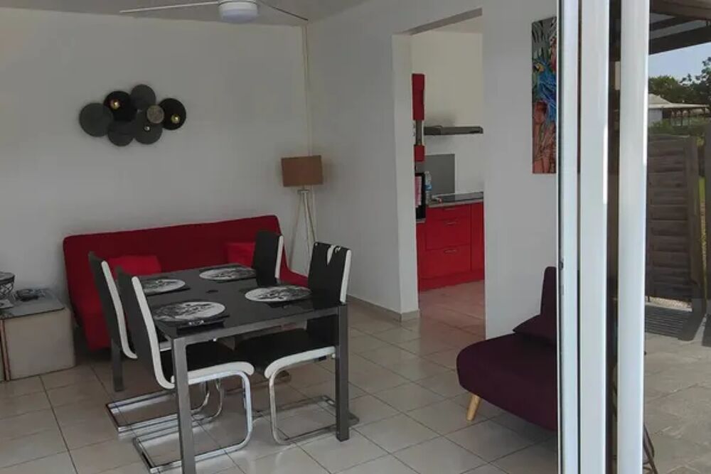   Joli appartement  2 km de la plage pour 4 pers. avec piscine partage Piscine collective - Plage < 2 km - Tlvision - Terrasse DOM-TOM, Sainte-Anne (97180)