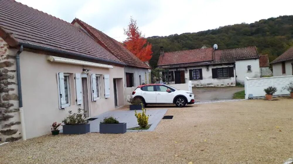   Maison pour 4 pers. avec piscine partage et terrasse  Saint-Victor Piscine collective - Tlvision - Terrasse - place de parki Auvergne, Saint-Victor (03410)