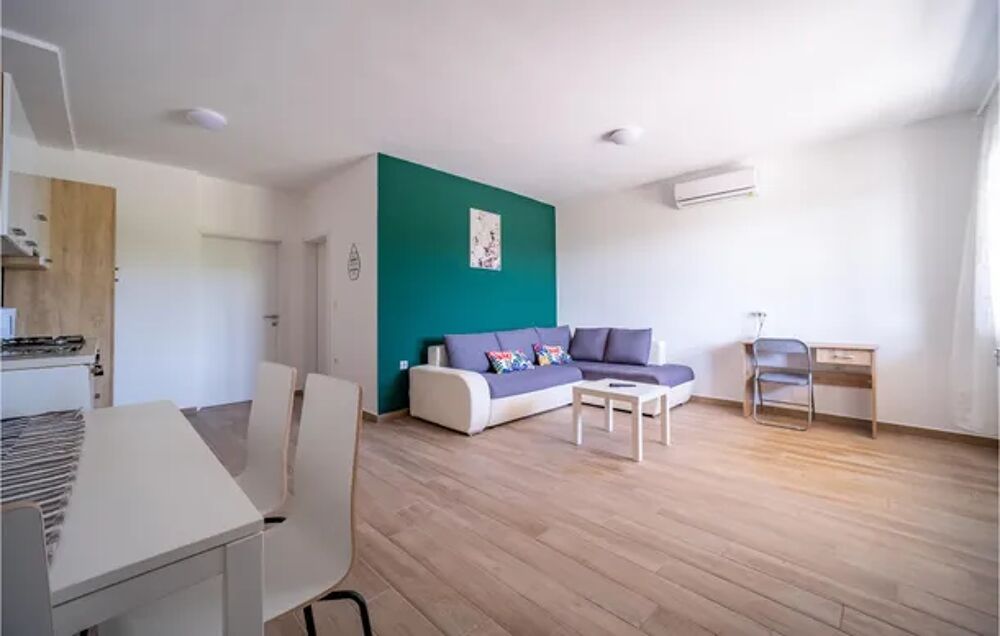   Nice apartment in Rakovica with 1 Bedrooms, WiFi and Outdoor swimming pool Piscine collective - Alimentation < 300 m - Tlvisio Croatie, Rakovica