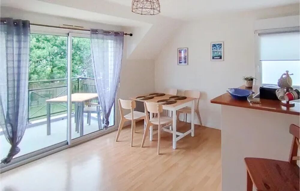   Amazing apartment in Carantec with WiFi and 1 Bedrooms Plage < 2.2 km - Alimentation < 1 km - Tlvision - Terrasse - Balcon Bretagne, Carantec (29660)