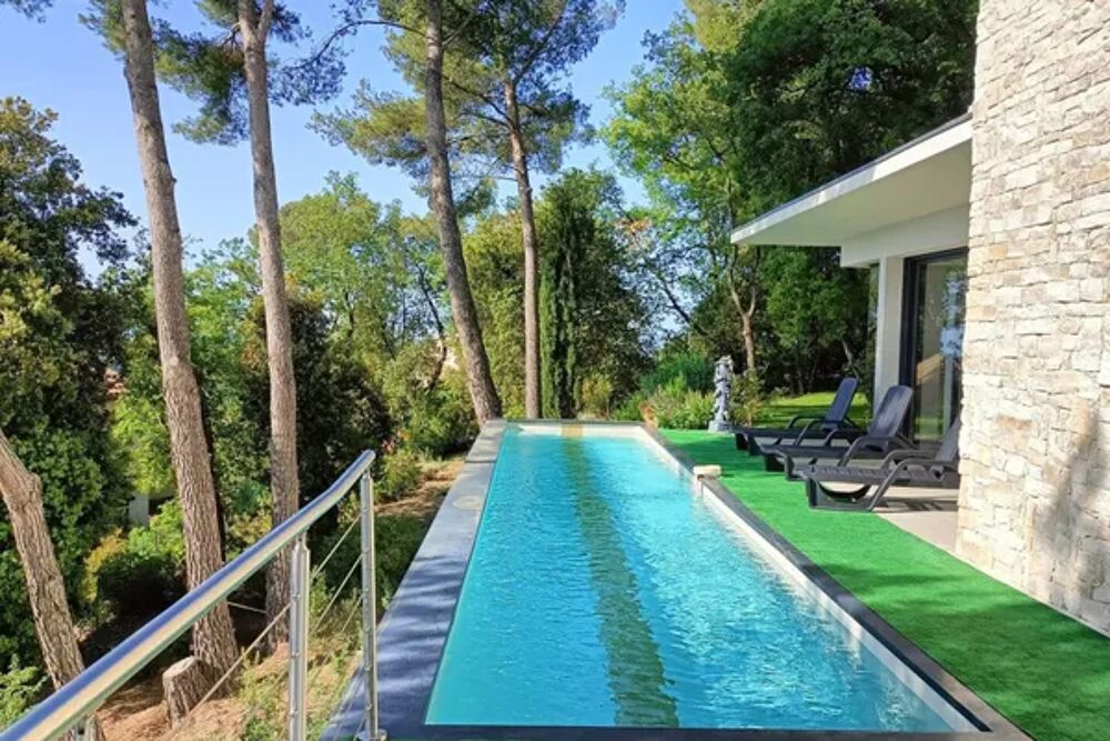   Villa pour 5 pers. avec piscine et terrasse  Tourrettes-sur-Loup Piscine prive - Tlvision - Terrasse - place de parking en e Provence-Alpes-Cte d'Azur, Tourrettes-sur-Loup (06140)