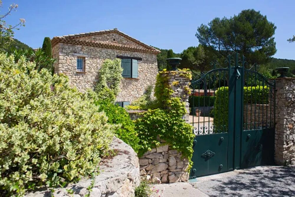   Hameau des Molires Piscine prive - Alimentation < 2 km - Tlvision - Terrasse - place de parking en interieur Provence-Alpes-Cte d'Azur, La Roquebrussanne (83136)