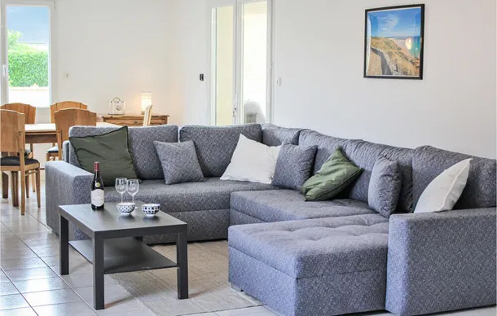   Nice home in Sainte-Mre-glise with WiFi and 3 Bedrooms Alimentation < 300 m - Tlvision - place de parking en extrieur - Lav Basse-Normandie, Sainte-Mre-glise (50480)