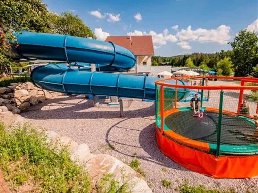   Flower Camping La Steniole - Standard Piscine couverte - Piscine collective - Terrasse - place de parking en extrieur - Accs I Lorraine, Granges-sur-Vologne (88640)