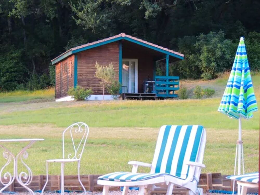   Chalet pour 5 pers. avec piscine partage et terrasse  Les Tourettes Piscine collective - Tlvision - Terrasse - place de park Rhne-Alpes, Les Tourrettes (26740)