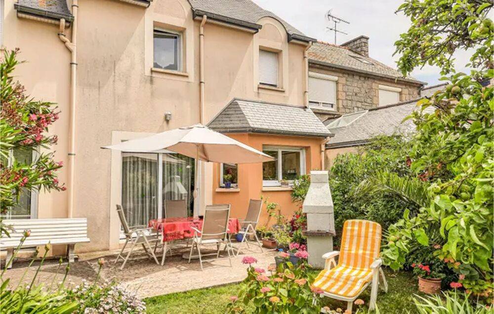   Awesome home in St Malo with 3 Bedrooms and WiFi Plage < 1 km - Alimentation < 500 m - Tlvision - Terrasse - place de parking Bretagne, Saint-Malo (35400)