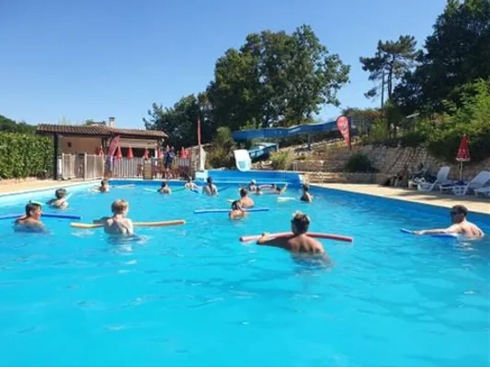   Camping des Bastides - 3 chambres Piscine collective - Terrasse - place de parking en extrieur - Salon jardin - Transats Aquitaine, Salles (47150)