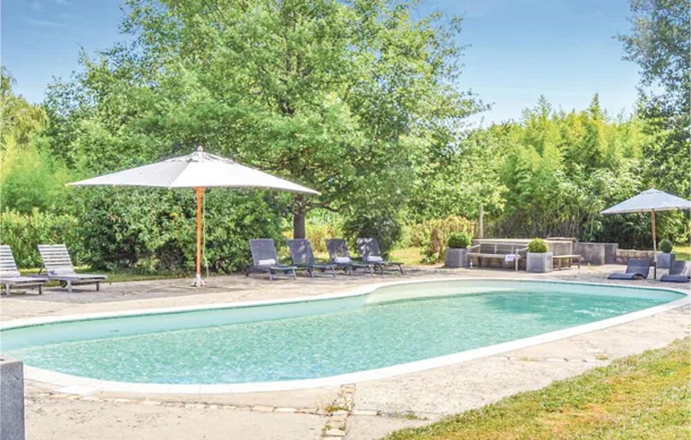  Awesome home in Cheille Bourg with 3 Bedrooms, WiFi and Outdoor swimming pool Piscine collective - Tlvision - Terrasse - place Centre, Cheill (37190)