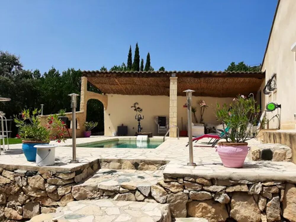   Villa pour 5 pers. avec piscine, jardin et terrasse  Mrindol Piscine prive - Tlvision - Terrasse - Vue montagne - place de Provence-Alpes-Cte d'Azur, Mrindol (84360)