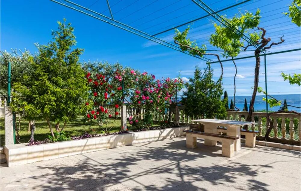   Beautiful apartment in Duce with 1 Bedrooms and WiFi Plage < 140 m - Alimentation < 100 m - Tlvision - Terrasse - Vue mer Croatie, DuCe