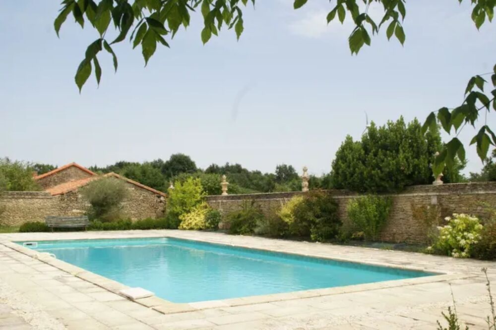   Manoir avec piscine prive Piscine prive - Tlvision - Terrasse - place de parking en extrieur - Lave vaisselle Poitou-Charentes, Lenclotre (86140)