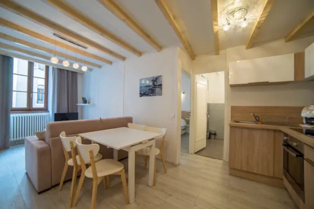   Le Parmelan - appartement pour 2 personnes au cur de la vieille ville Tlvision - Accs Internet - Lit bb Rhne-Alpes, Annecy (74000)