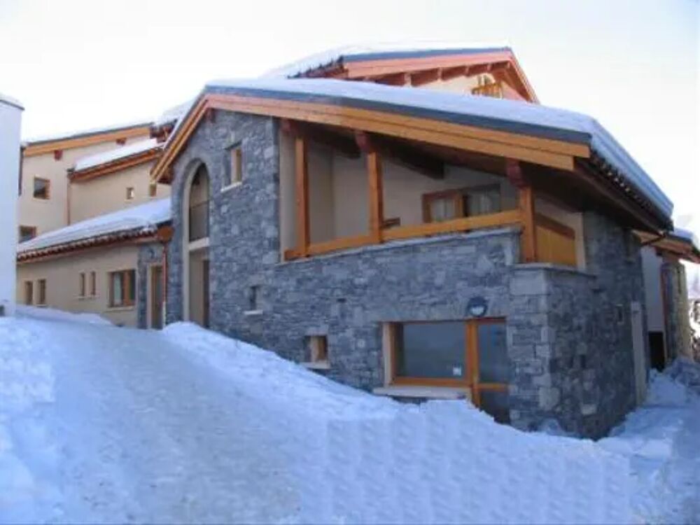   LES ESSARTS Pistes de ski < 100 m - Alimentation < 100 m - Centre ville < 100 m - Tlvision - Balcon Rhne-Alpes, Lanslevillard (73480)